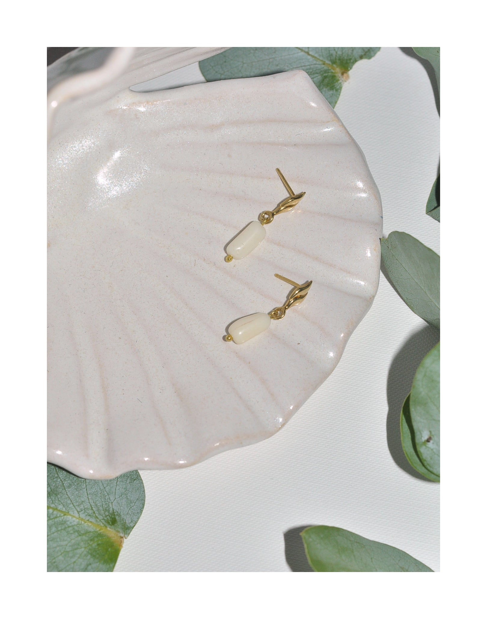 NUDE CORAL EARRINGS