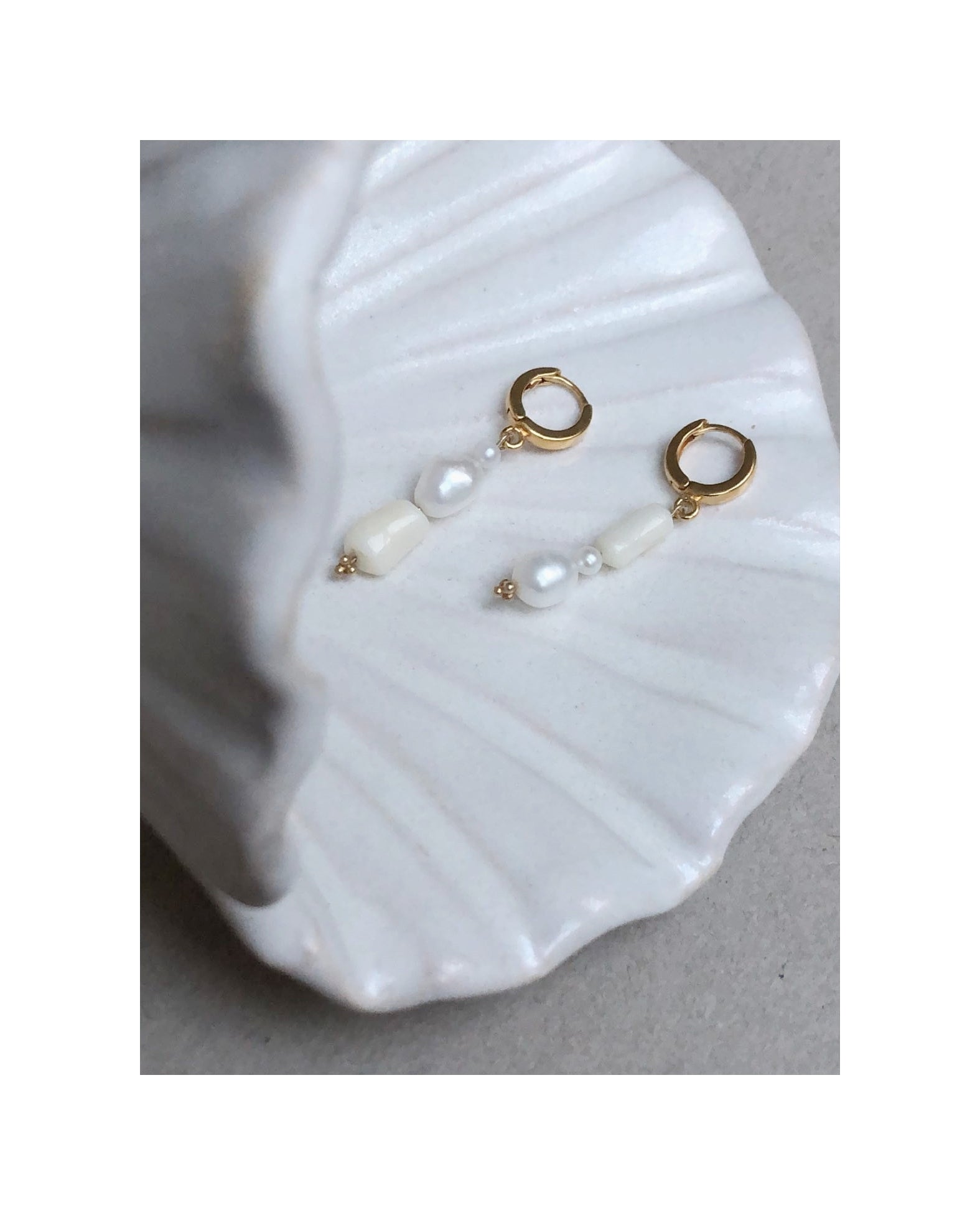 PEARLS & NUDE CORAL EARRINGS
