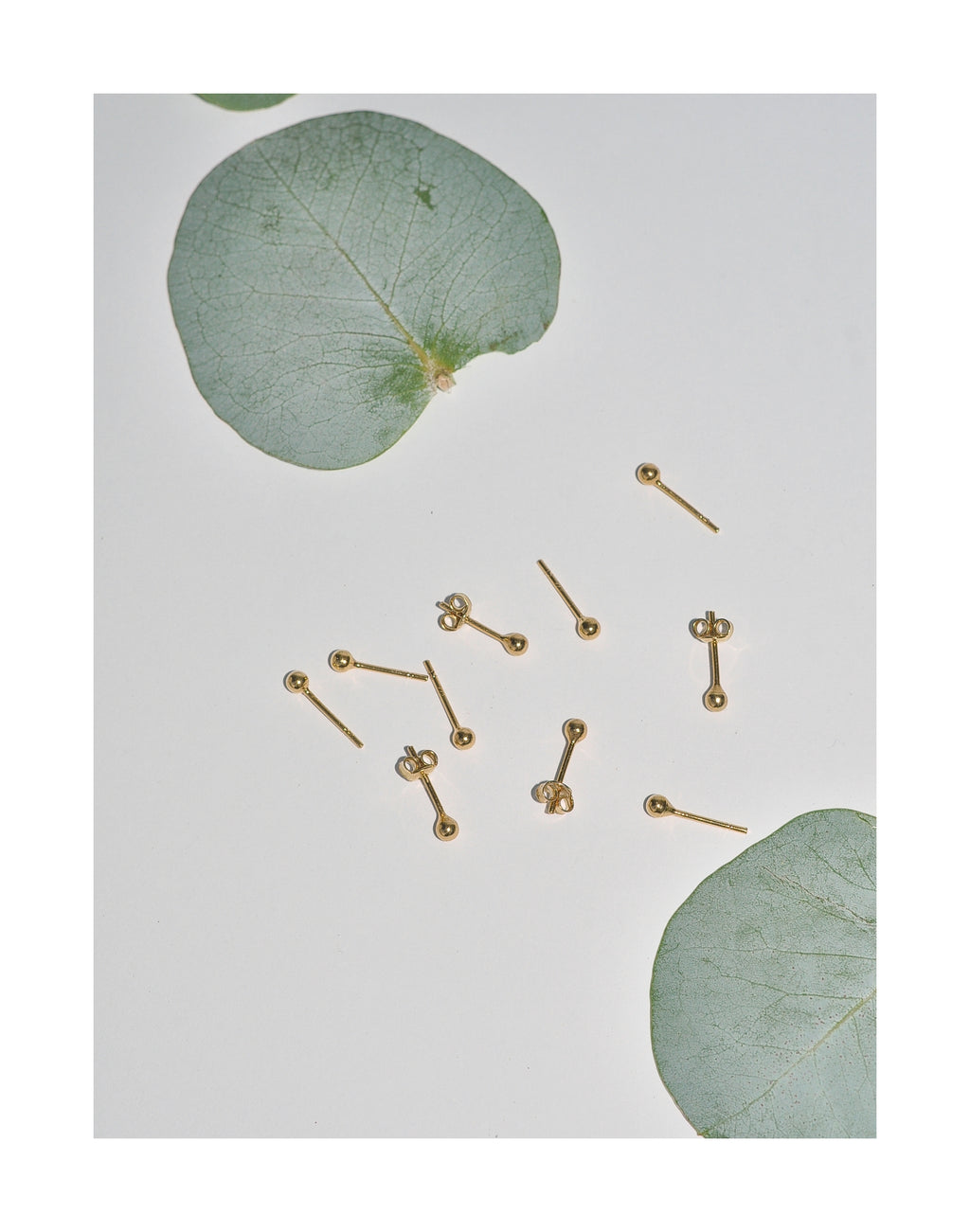 TINY DOTS EARRINGS