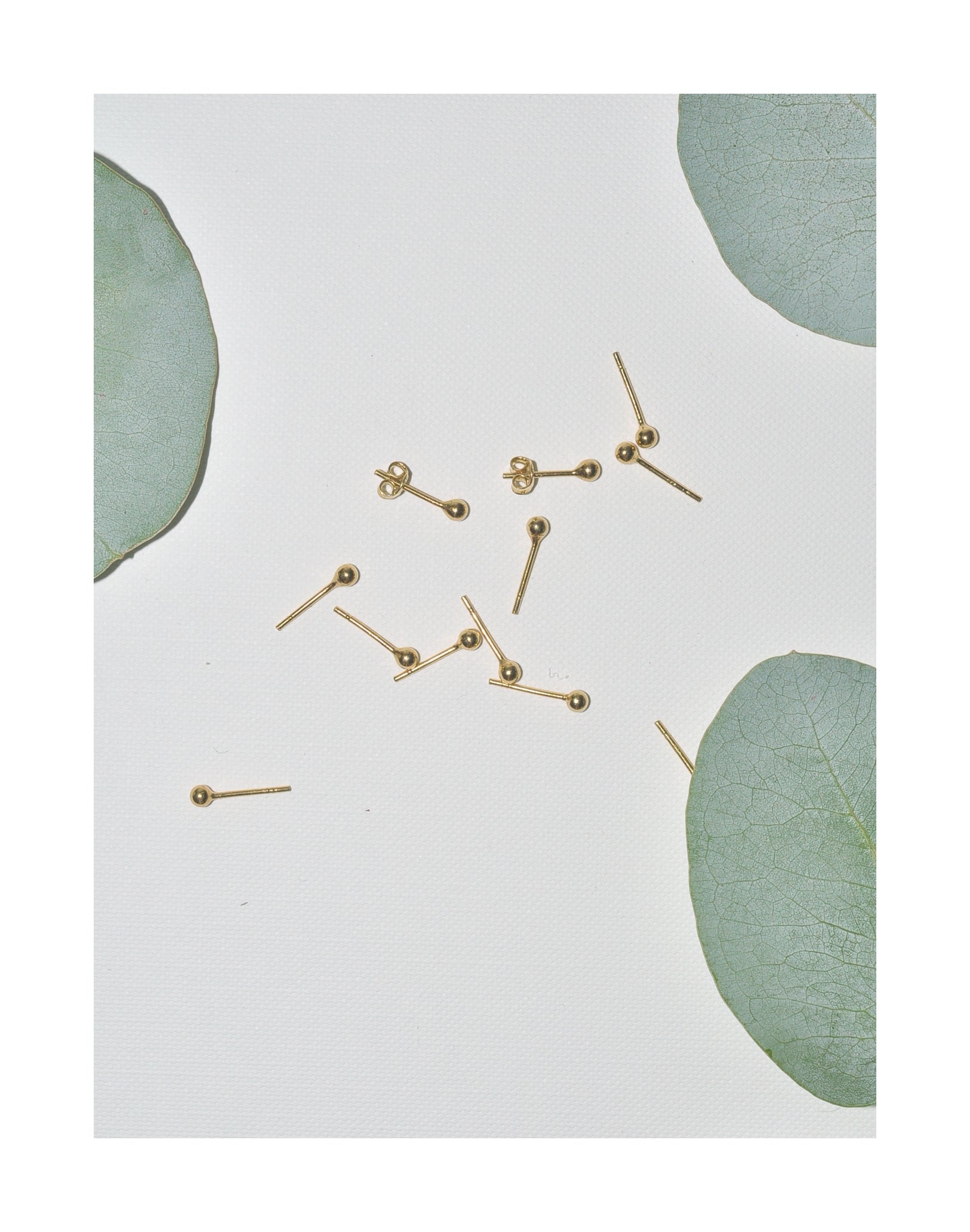 TINY DOTS EARRINGS