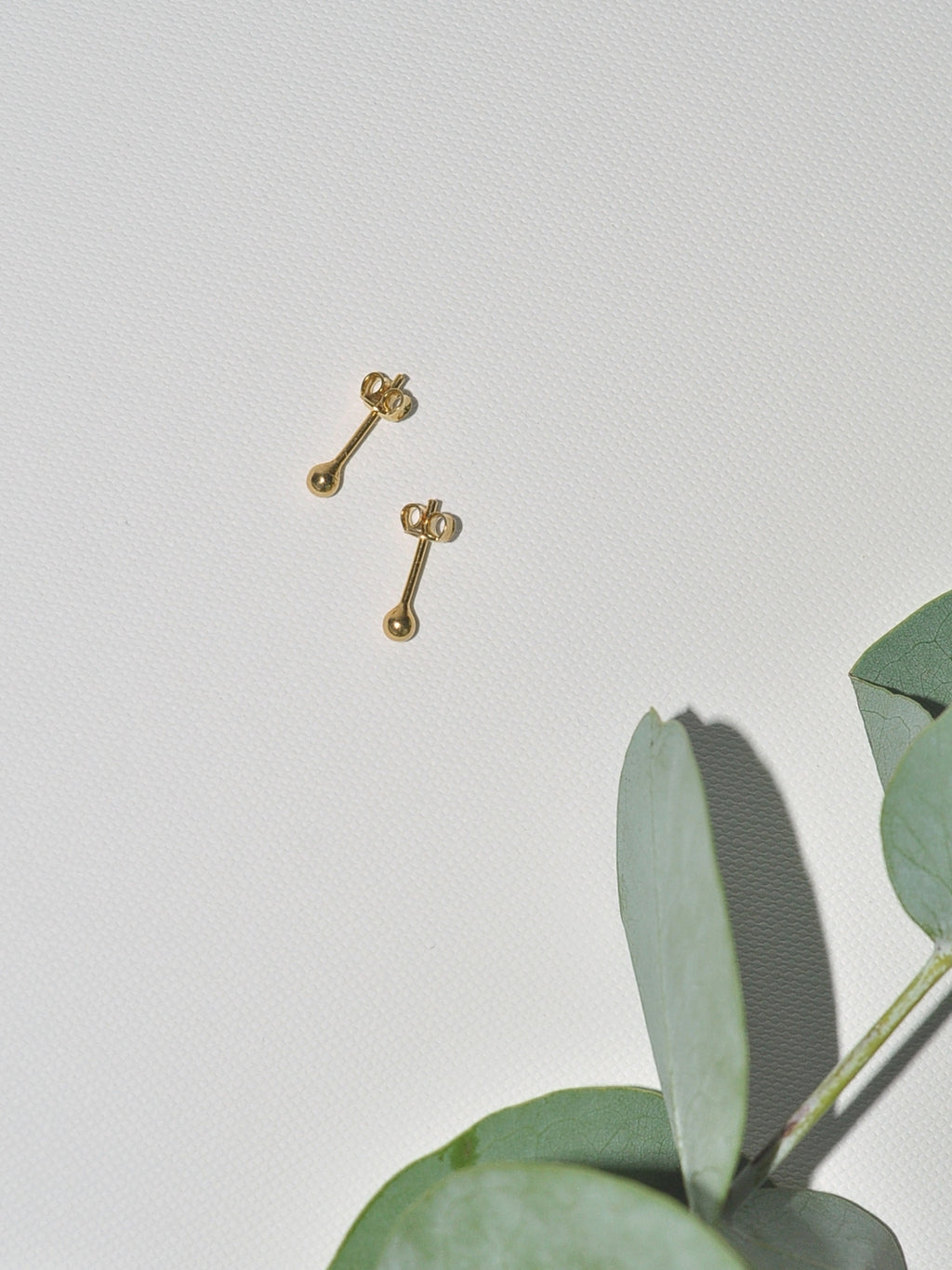 TINY DOTS EARRINGS
