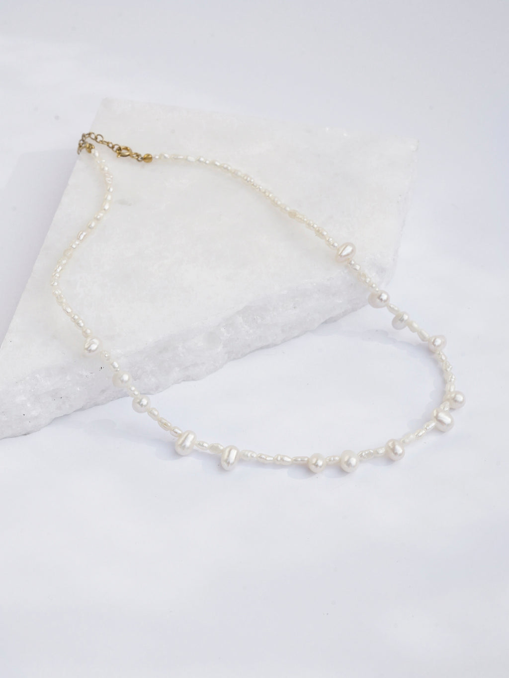 TEAR PEARLS CHOKER