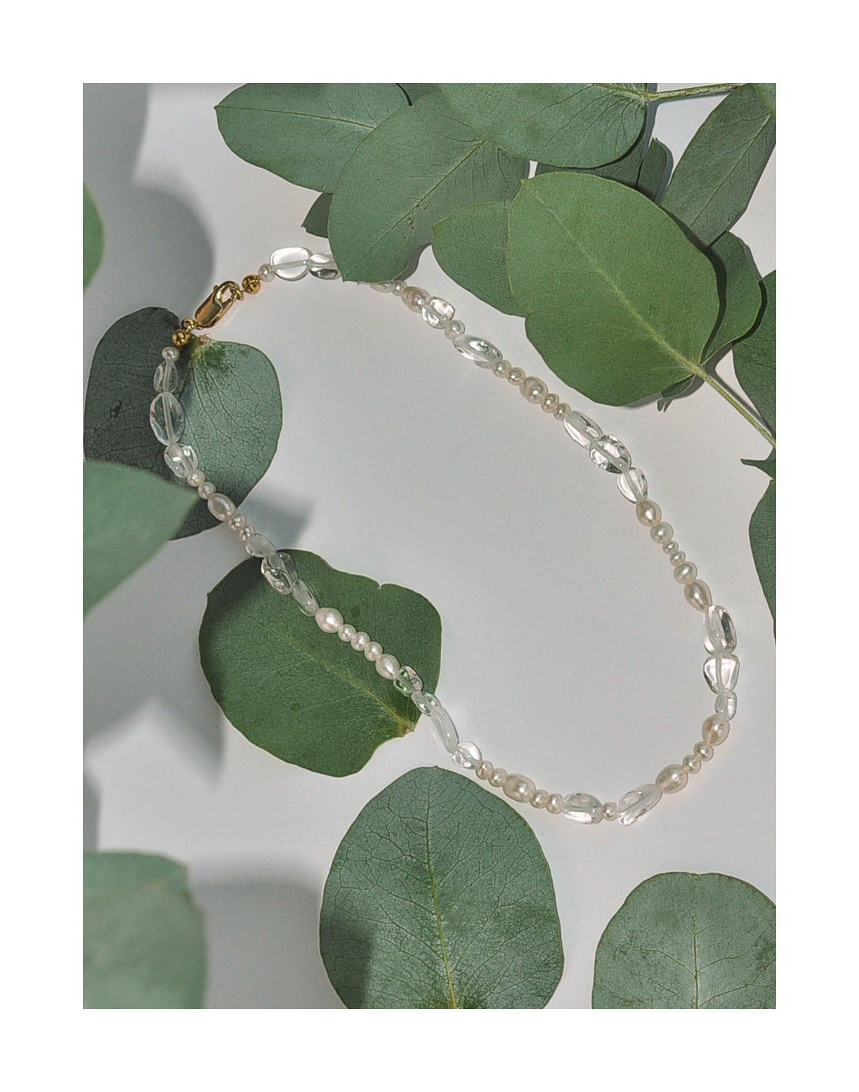 CRYSTAL & PEARLS CHOKER