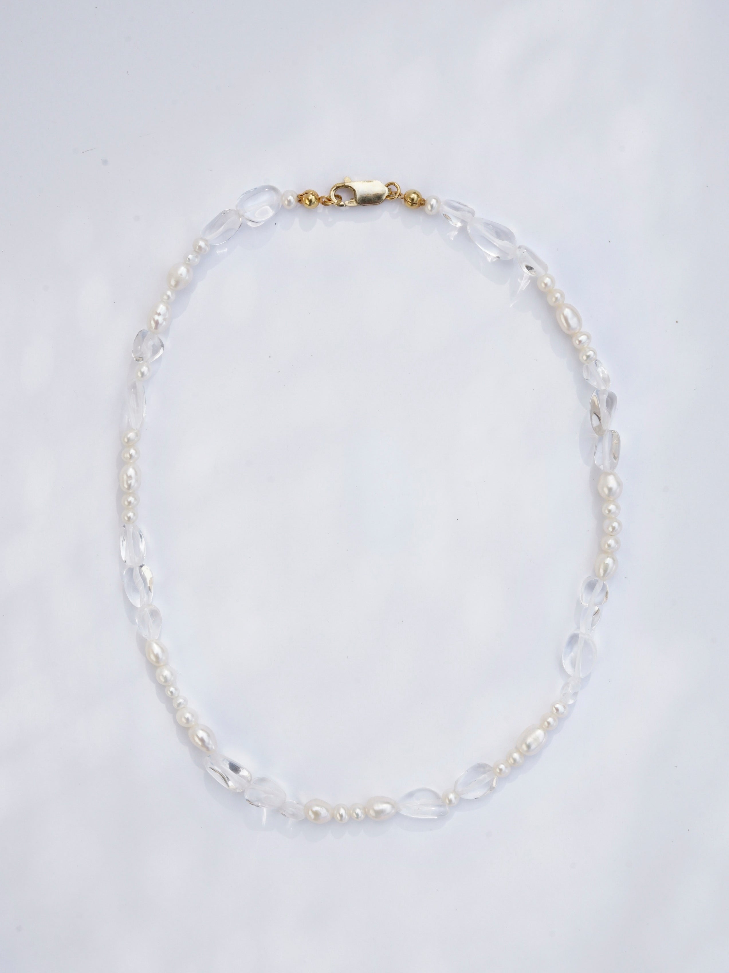 CRYSTAL & PEARLS CHOKER