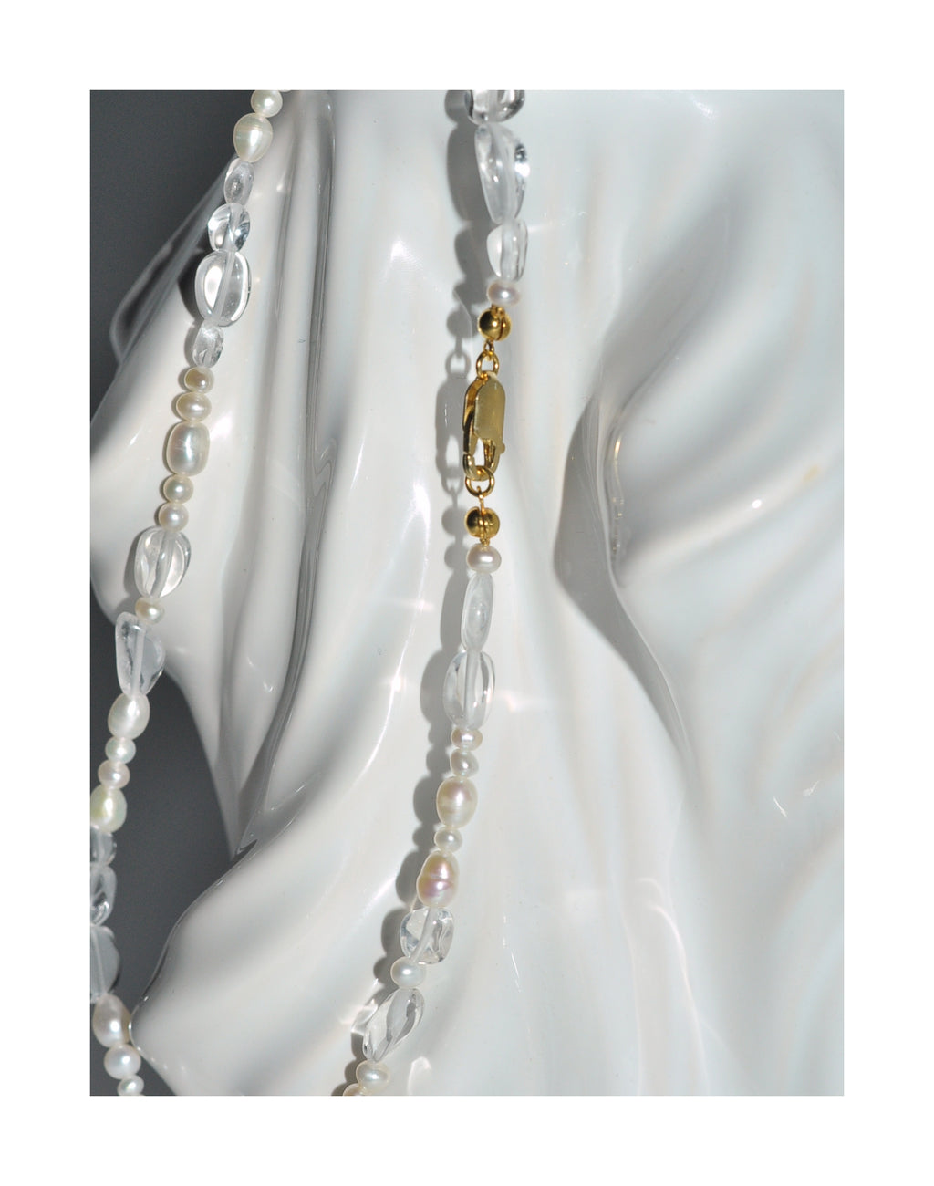 CRYSTAL & PEARLS CHOKER