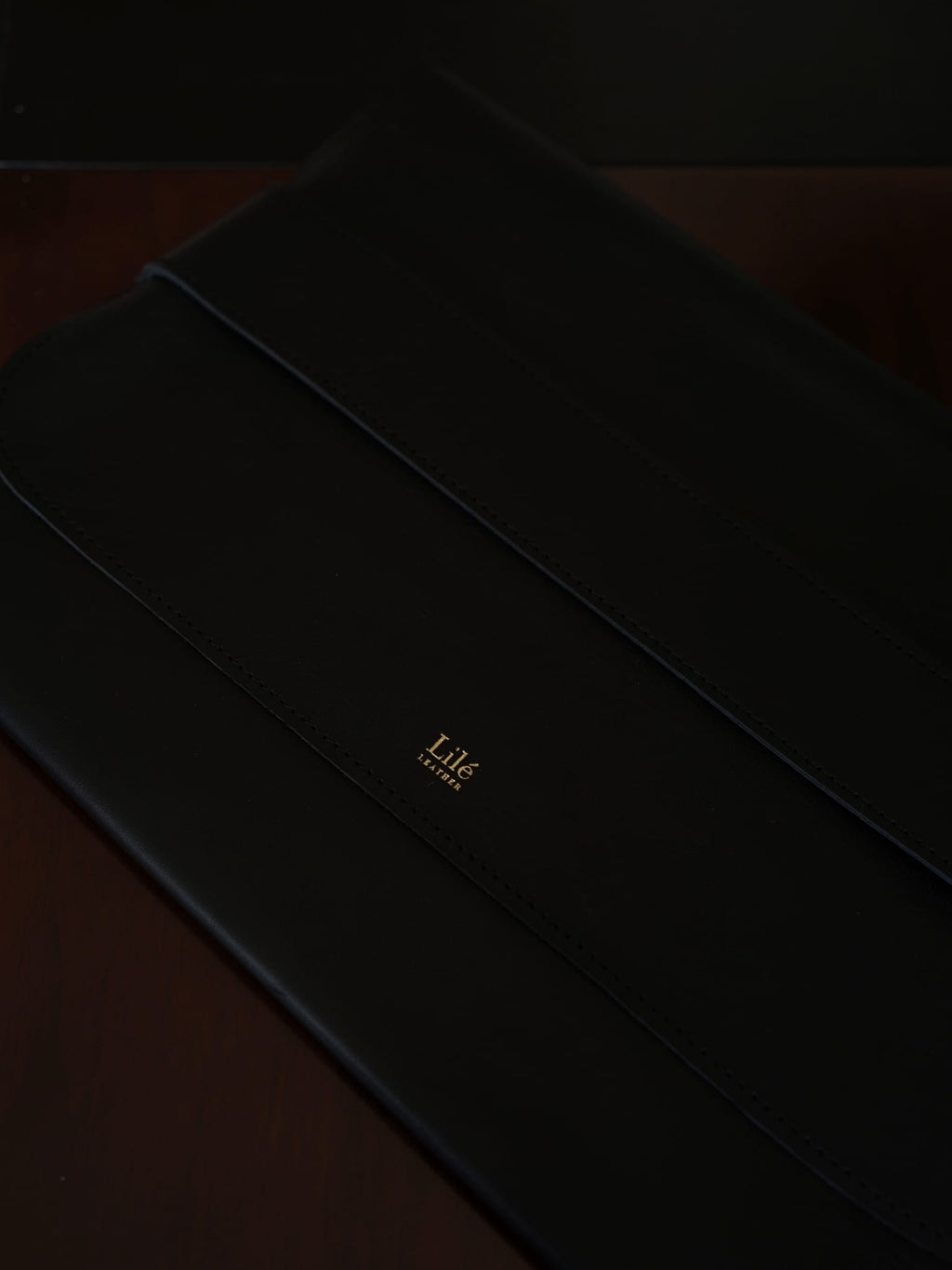 LEATHER CASE / LAPTOP SLEEVE