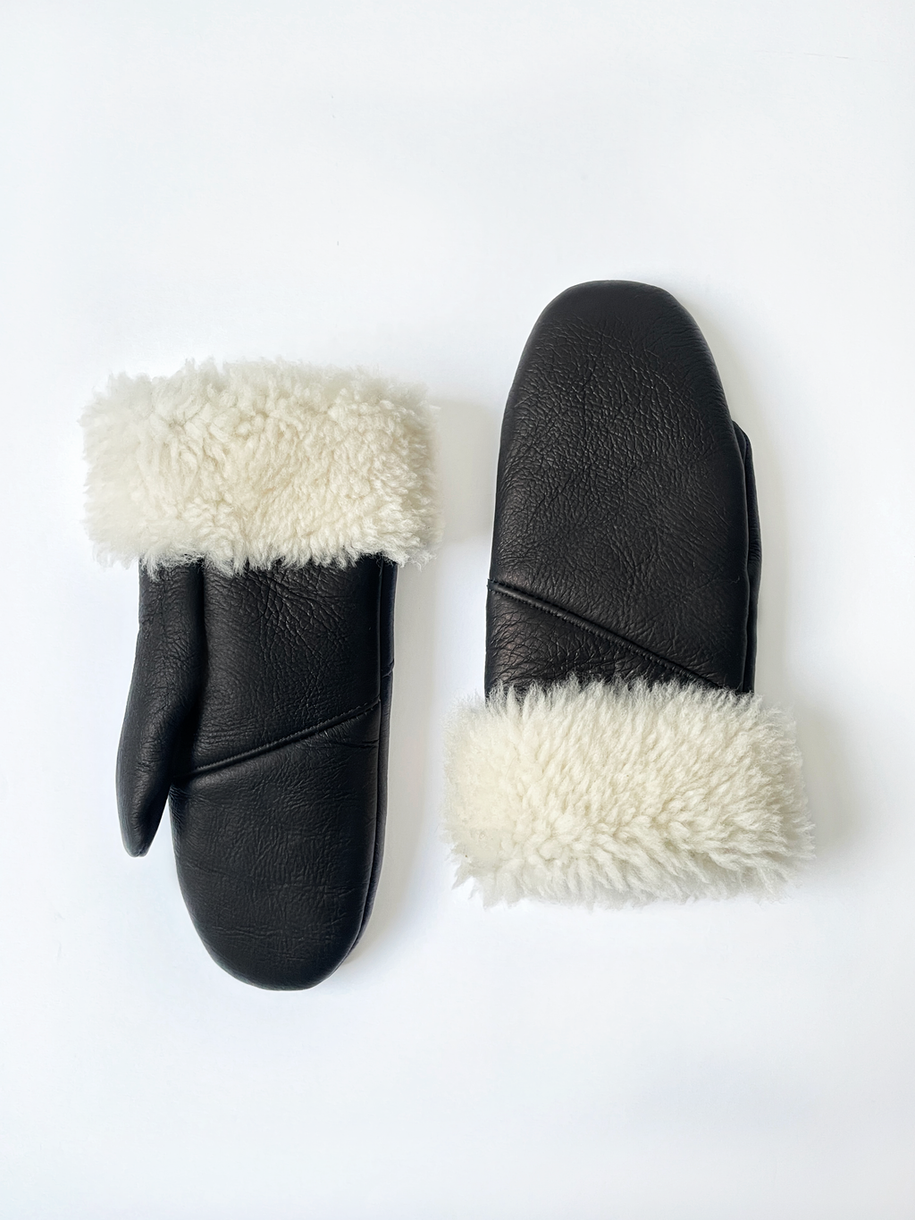 HANDMADE SHEEPSKIN GLOVES