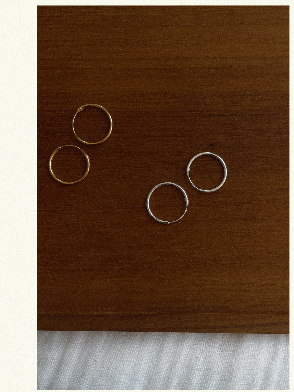 CLASSIC HOOPS EARRINGS
