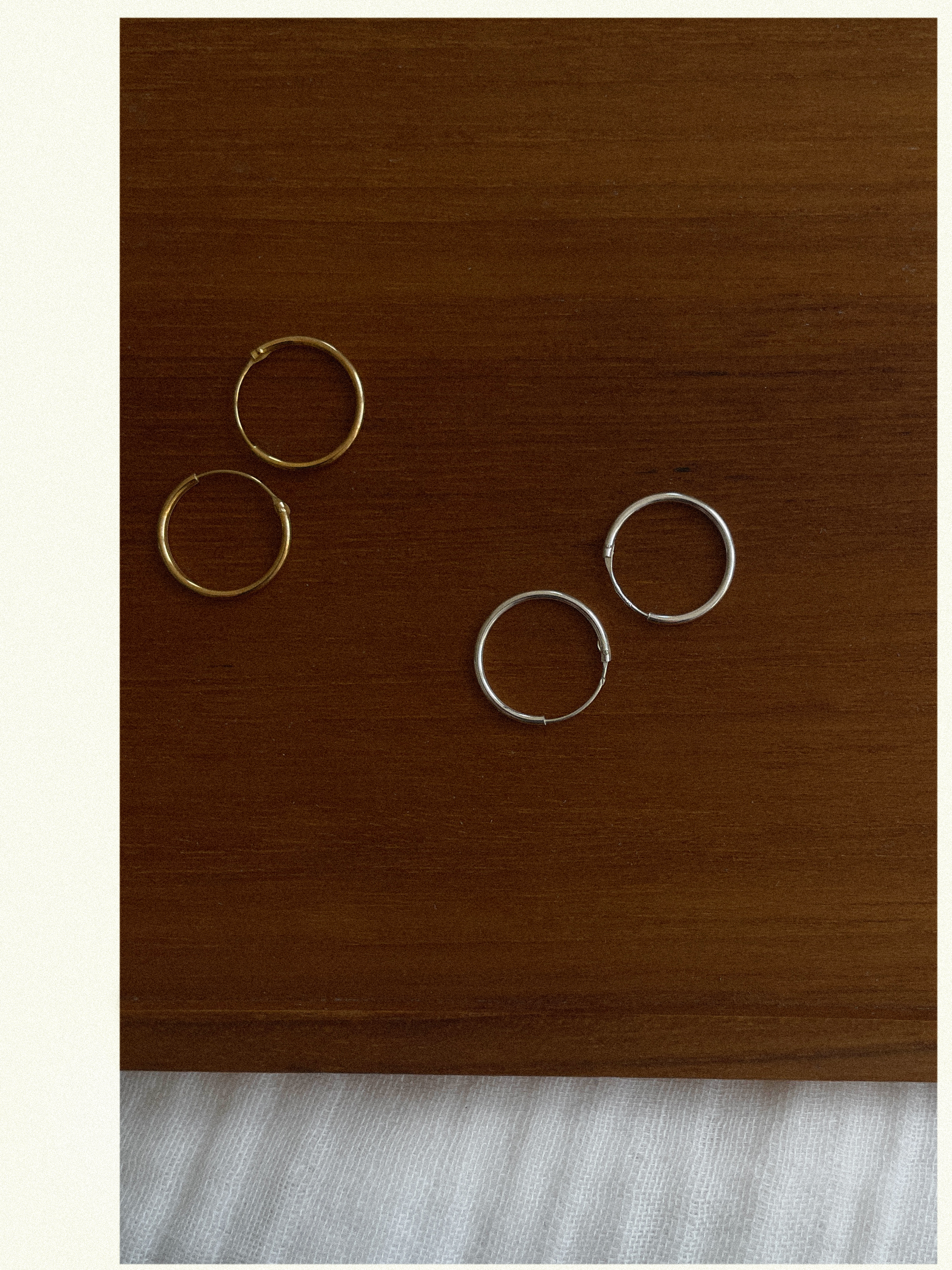 CLASSIC HOOPS EARRINGS