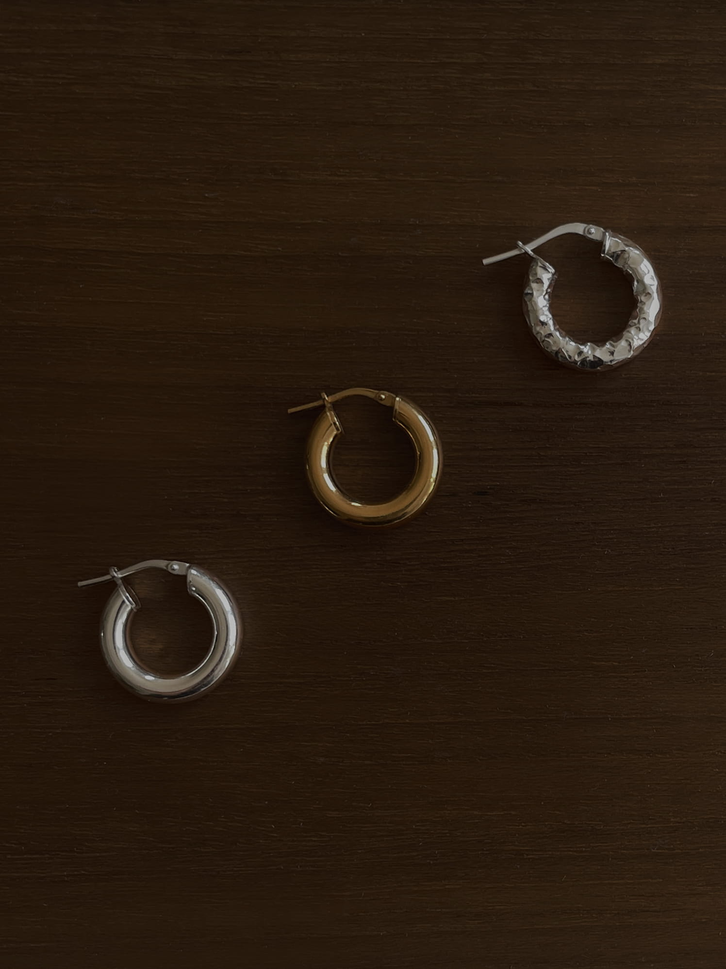 LORENN HOOPS EARRINGS