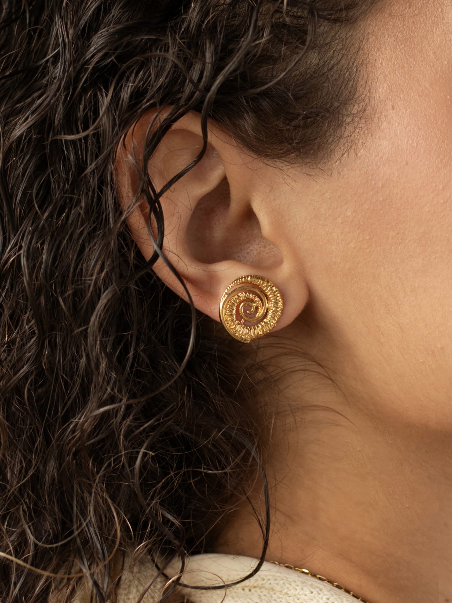 KOLCZYKI FINN SPIRAL GOLD
