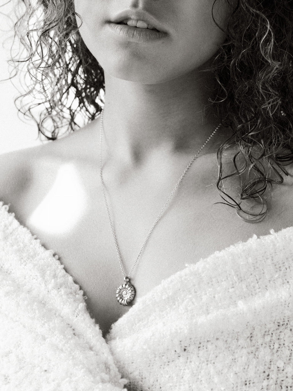 SNAIL SILVER NECKLACE