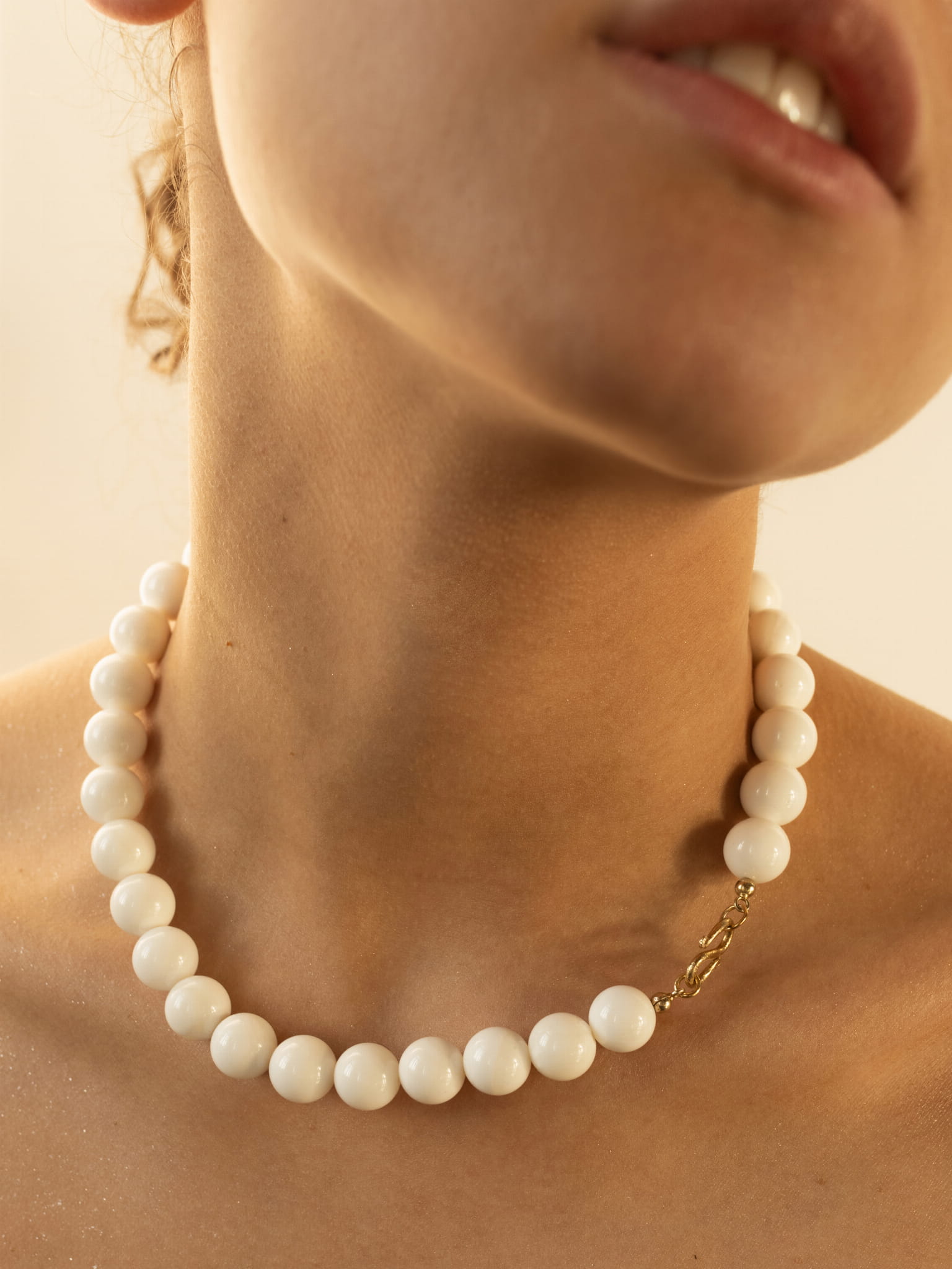 CORAL CHOKER NECKLACE