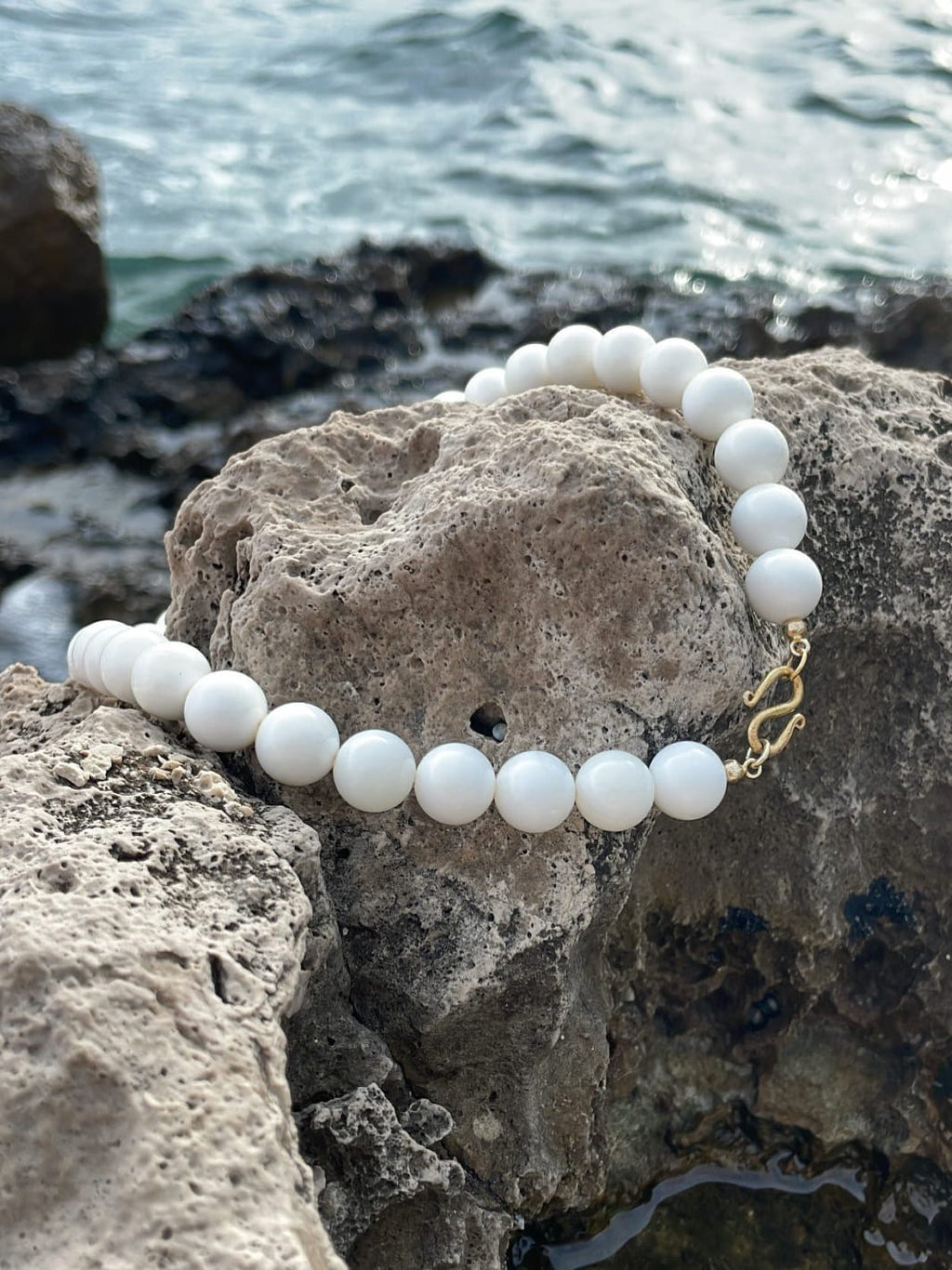 CORAL CHOKER NECKLACE