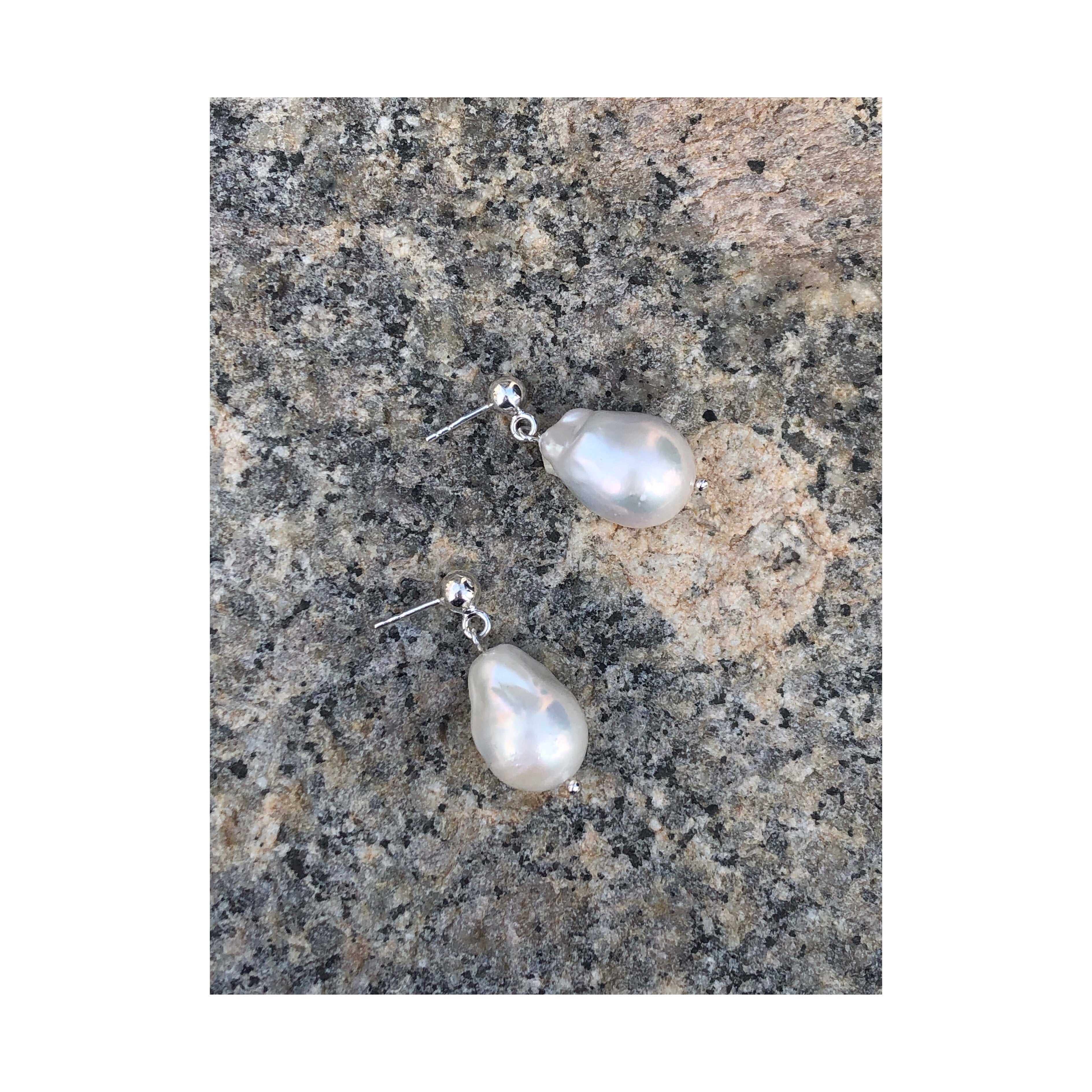 KOLCZYKI PERŁOWE SUE / IRREGULAR PEARLS