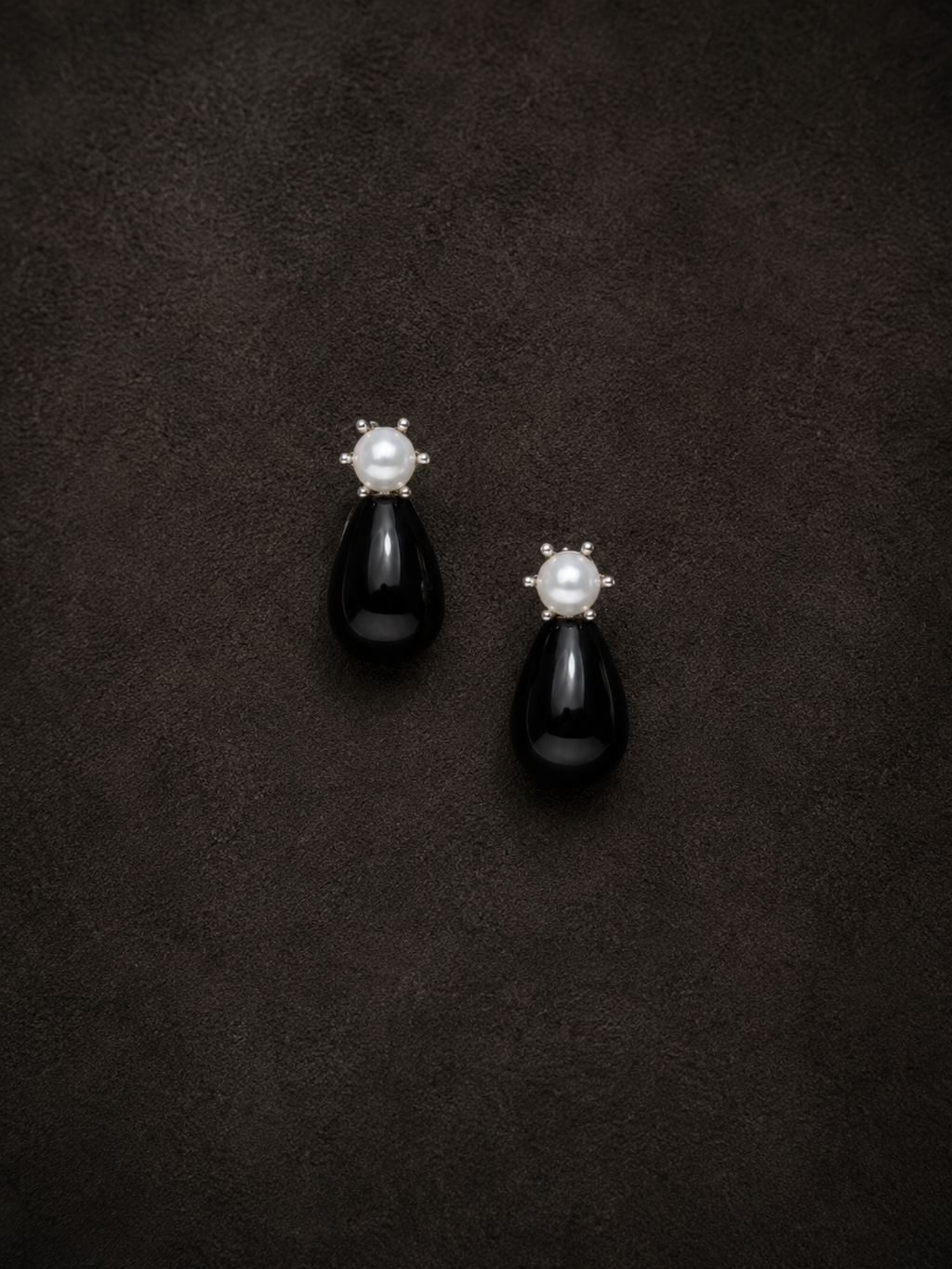 KOLCZYKI PERŁOWE CLEMENTINE | ONYX