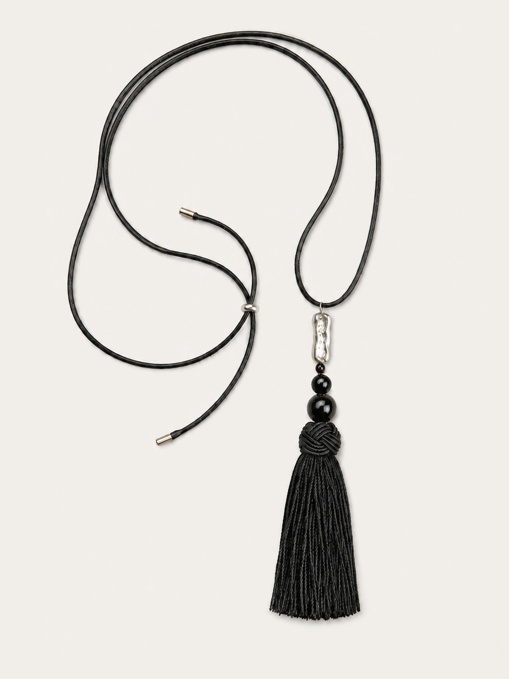 NASZYJNIK ROMY TASSEL | SKÓRA ONYX SREBRO